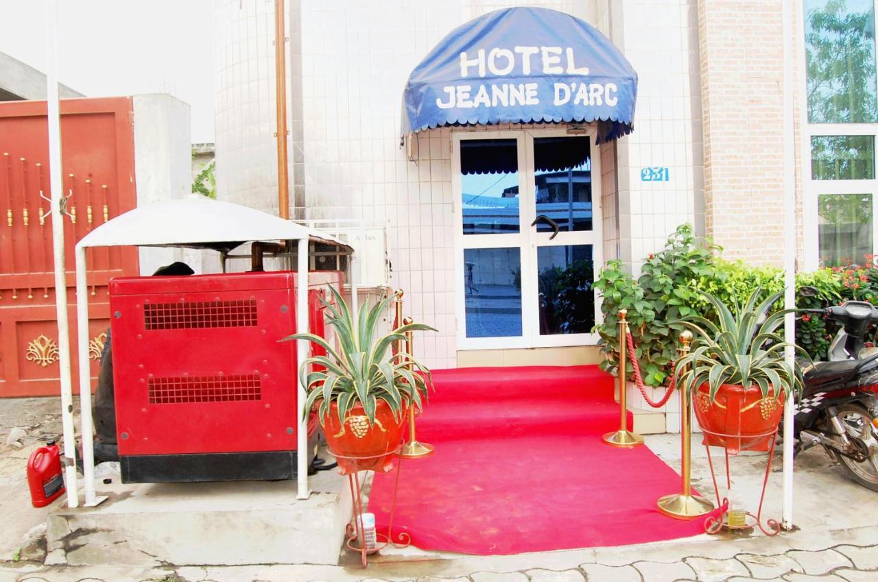 Hotel Residence Jeanne D'Arc Cotonou Exterior photo