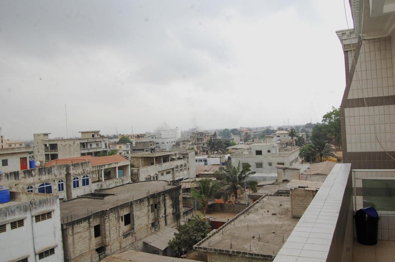 Hotel Residence Jeanne D'Arc Cotonou Exterior photo