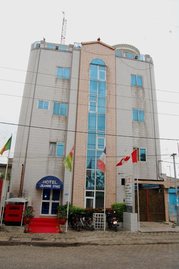 Hotel Residence Jeanne D'Arc Cotonou Exterior photo