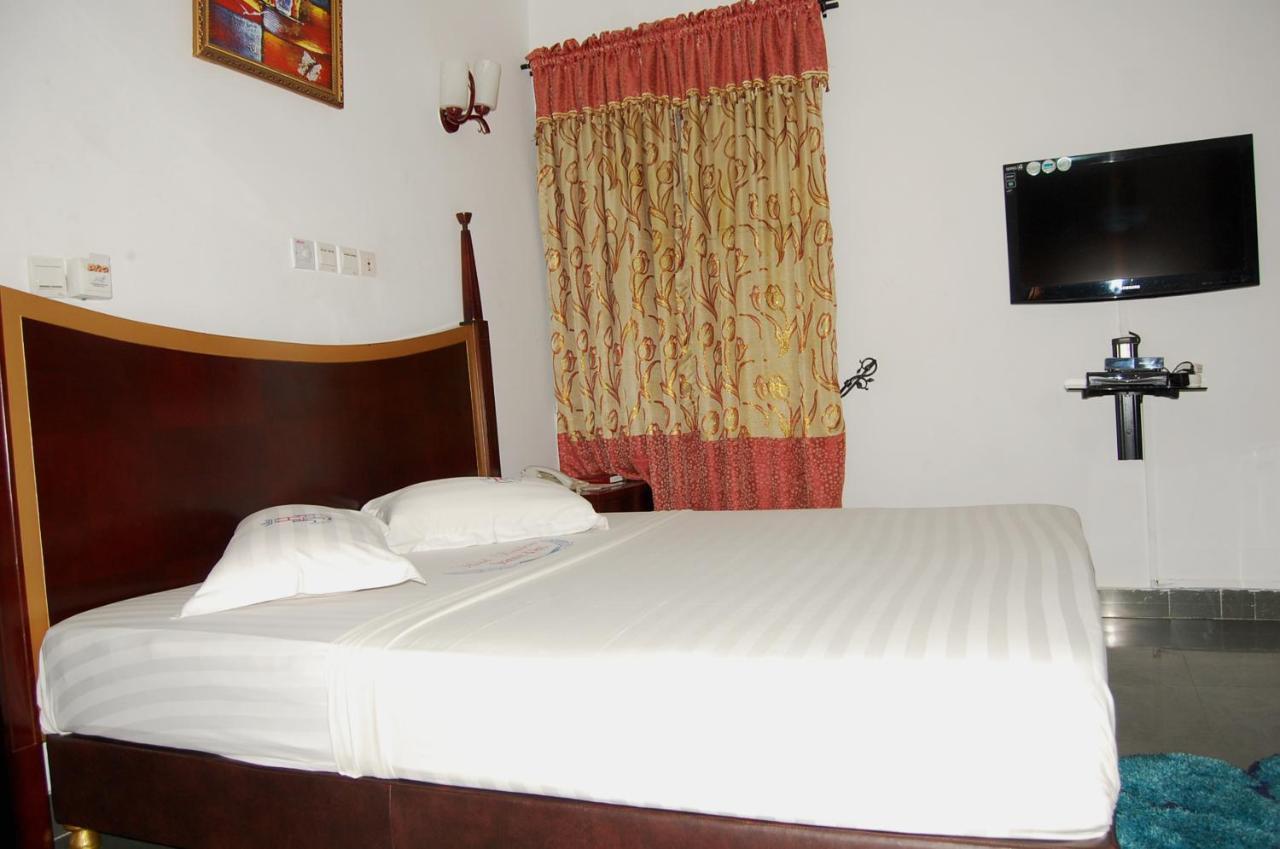 Hotel Residence Jeanne D'Arc Cotonou Exterior photo